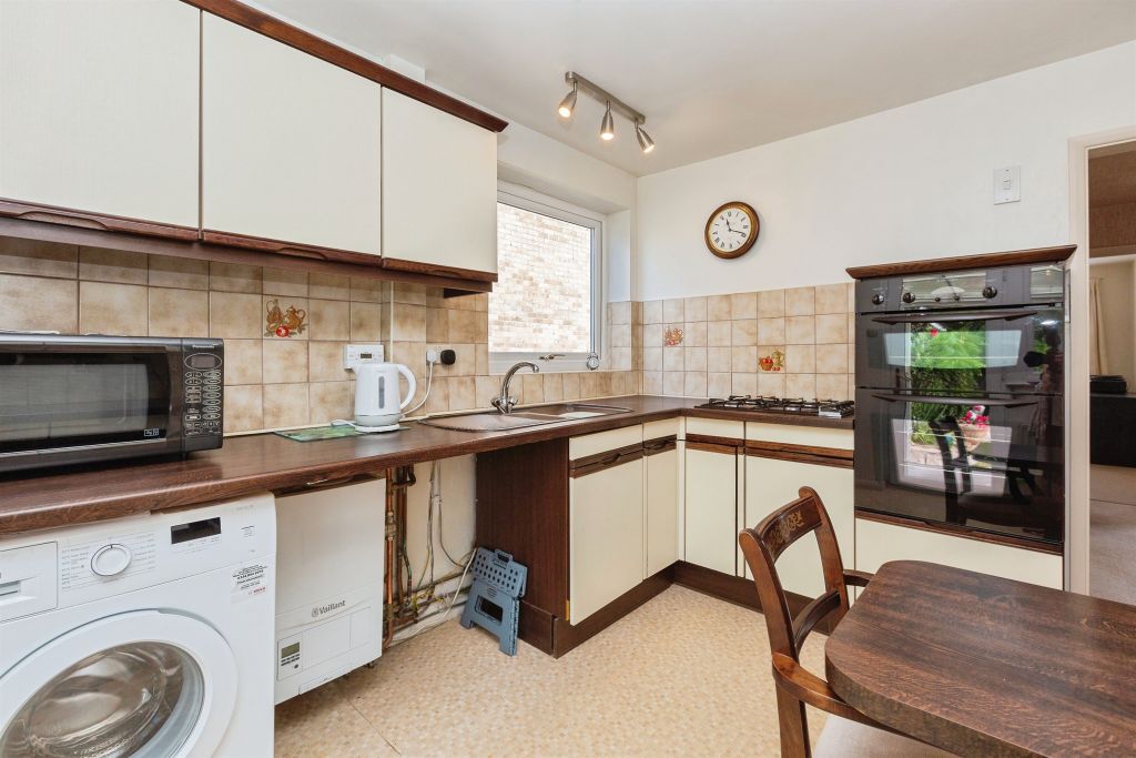 Property photo 3 of 16 Kitchen