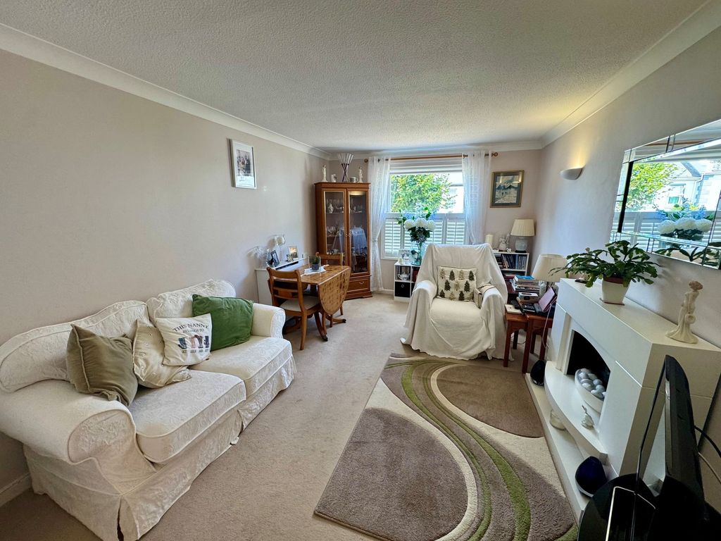 Property photo 2 of 6