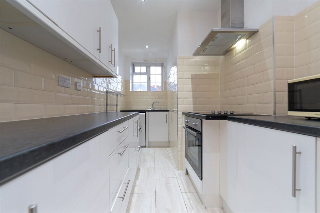 Property photo 2 of 9 Picture No. 10