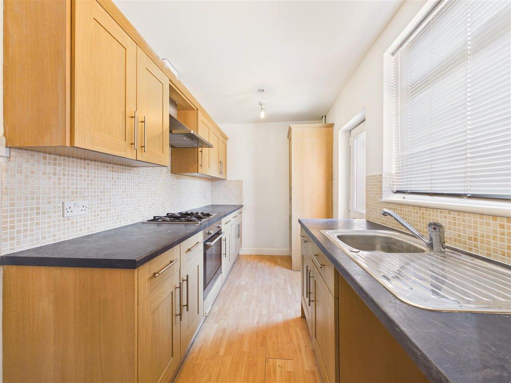 Property photo 3 of 8 Cam05193G0-Pr0177-Still004.Jpg