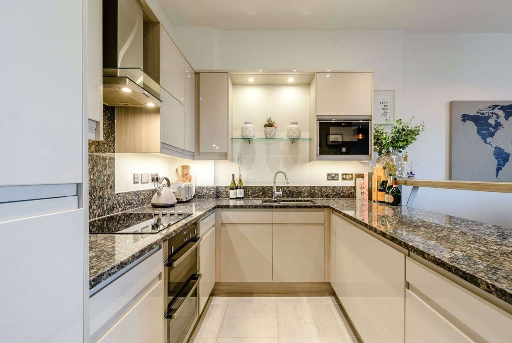 Property photo 1 of 9 3