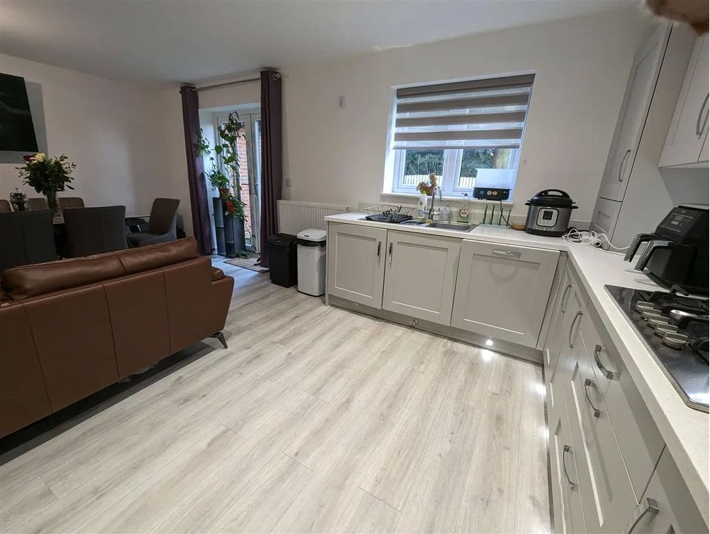 Property photo 3 of 14 Picture No. 05