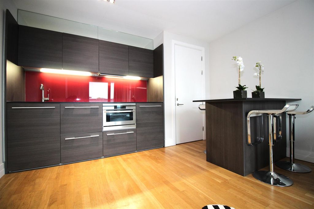 Property photo 3 of 18 Lounge/Kitchen/Dining