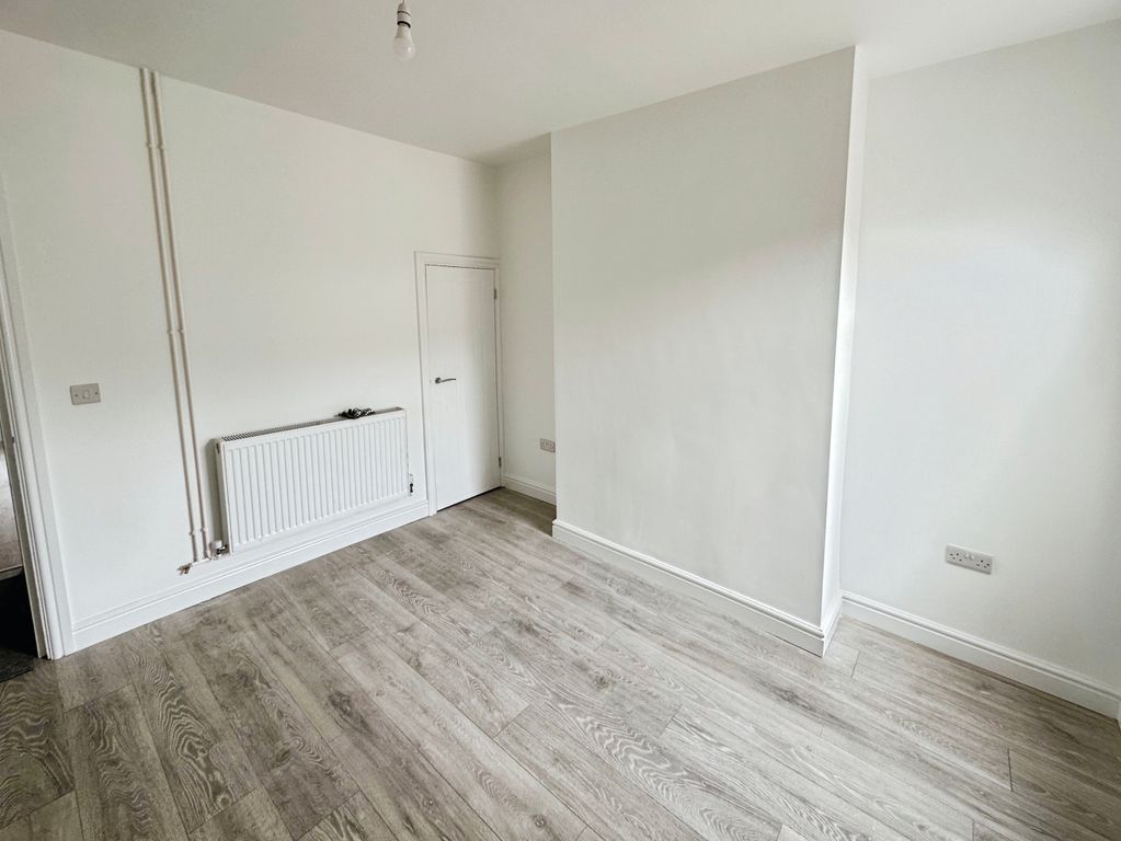 Property photo 3 of 18 Image