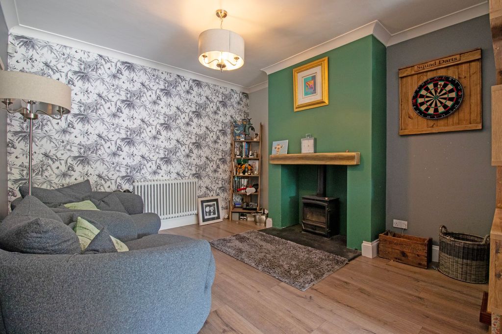 Property photo 3 of 35