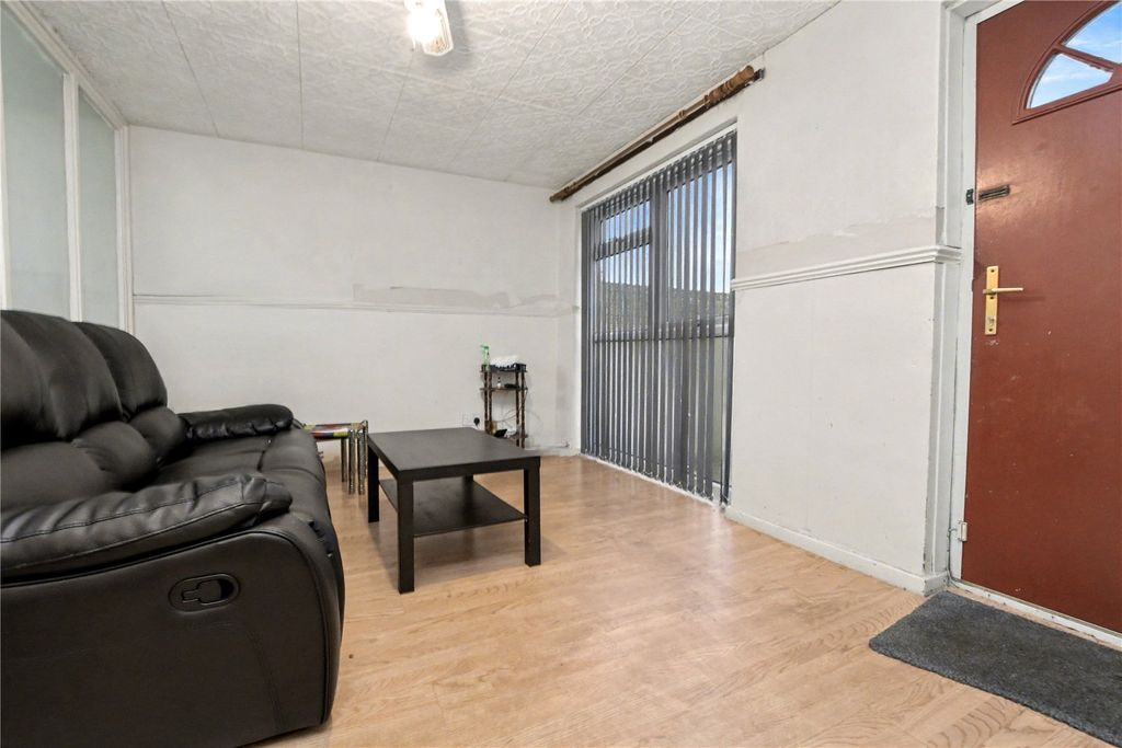 Property photo 2 of 8 Picture 2