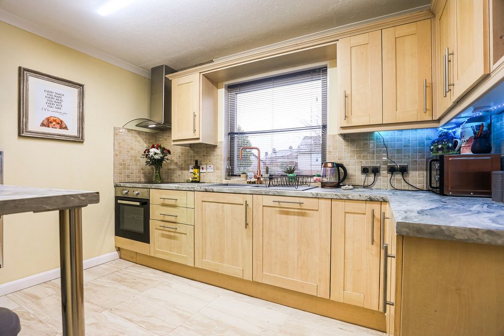 Property photo 3 of 15 Kitchen