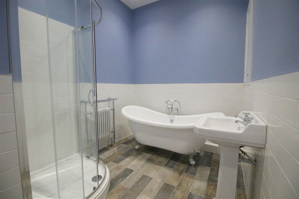 Property photo 3 of 5 Bathroom