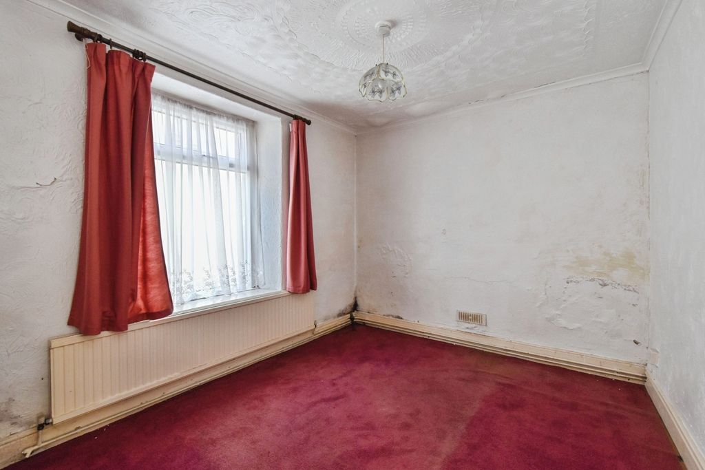 Property photo 3 of 17 Photo