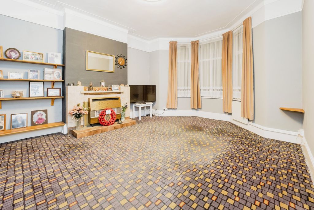 Property photo 2 of 17 Photography