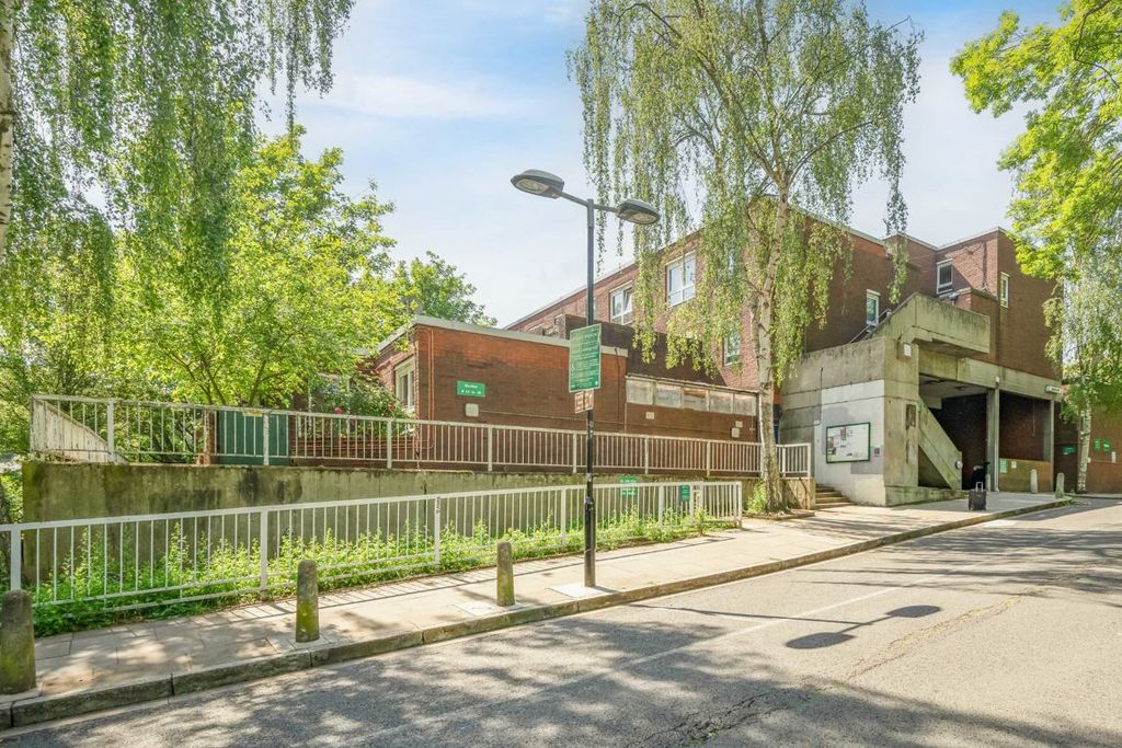 Property photo 1 of 5