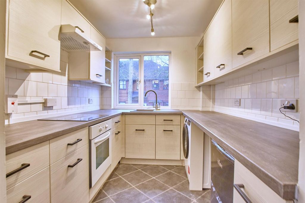 Property photo 2 of 7 Clarence Court  3.Jpg