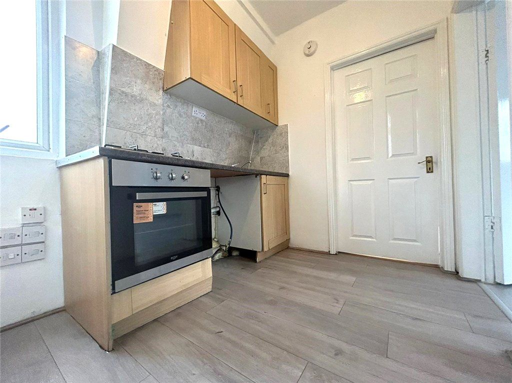 Property photo 3 of 6 Kitchen