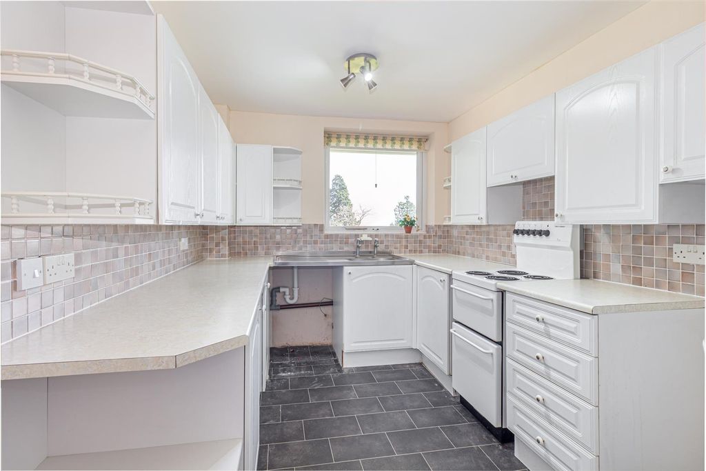 Additional image 8 of 3 bed flat for salePriory Road, Malvern WR14