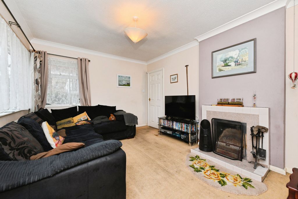 Property photo 2 of 16