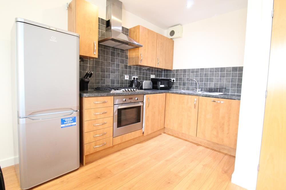 Property photo 3 of 10 Kitchen