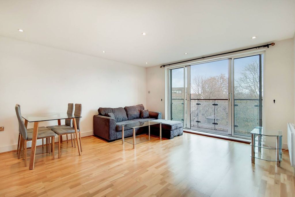 Property photo 2 of 12