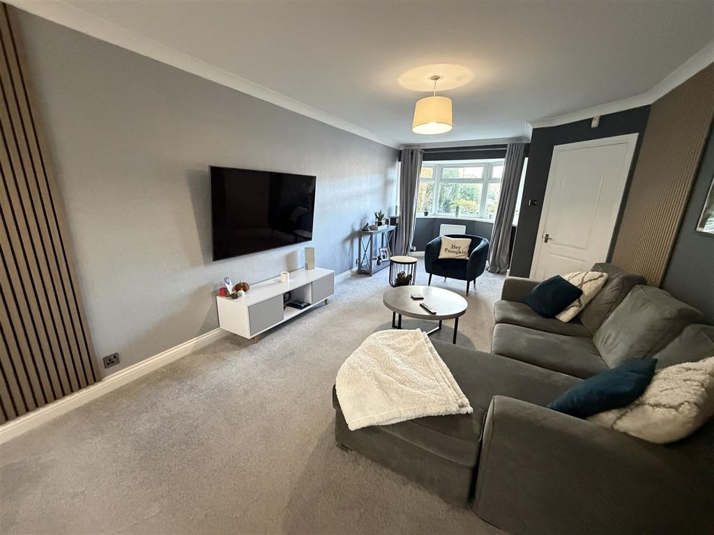 Property photo 3 of 17 Lounge Diner