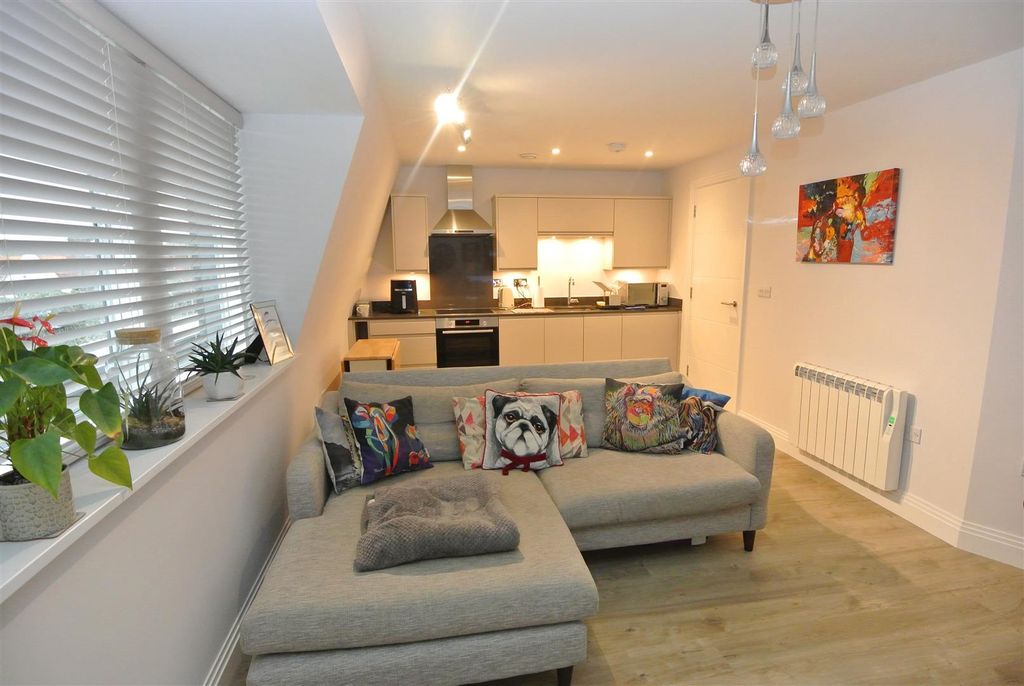 Property photo 2 of 12 Lounge Kitchen.Jpg