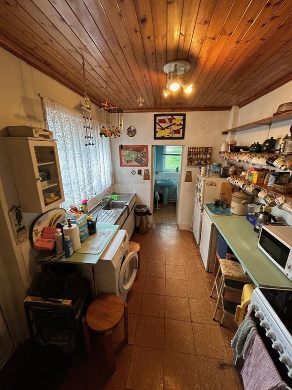 Property photo 2 of 10 Kitchen