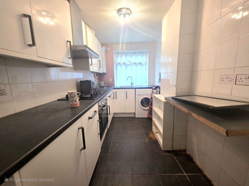 Property photo 3 of 5 3