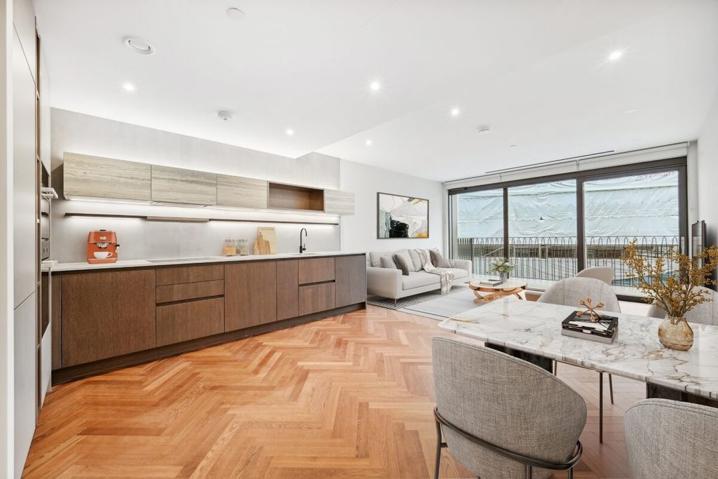 Property photo 2 of 19 Jll