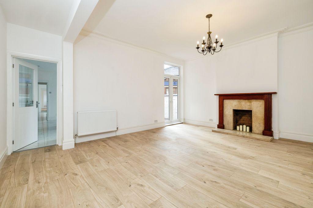 Property photo 3 of 22 Dining Room