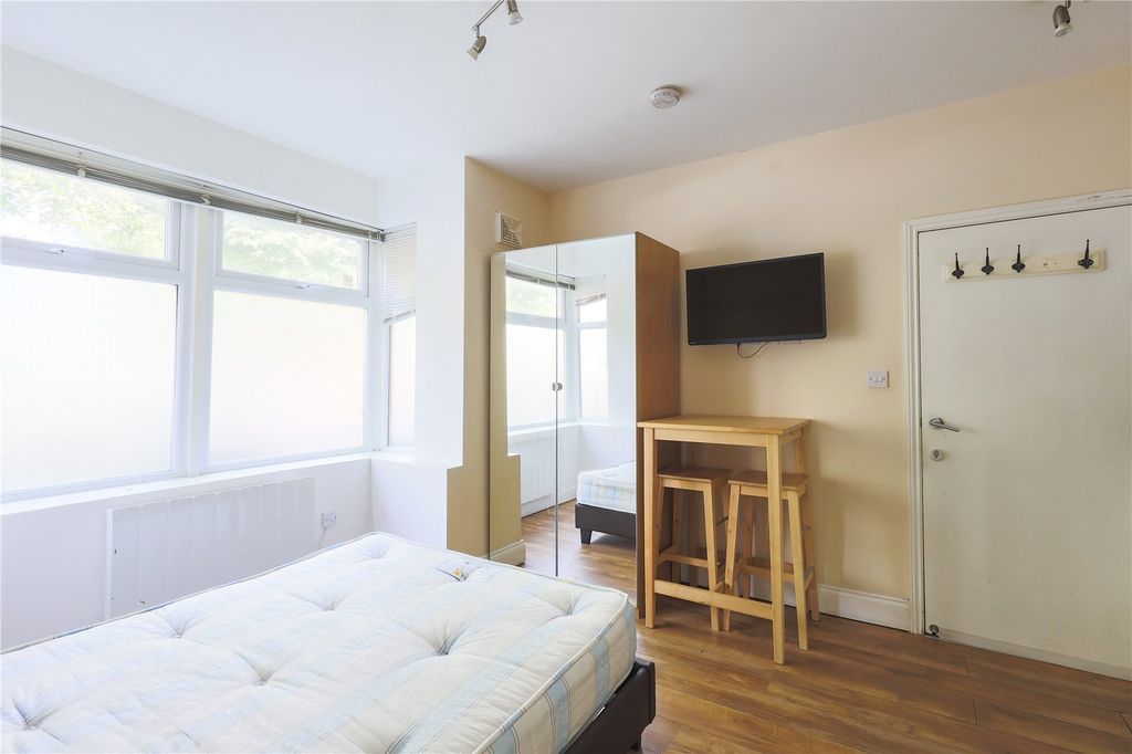 Property photo 1 of 6 Picture No. 09