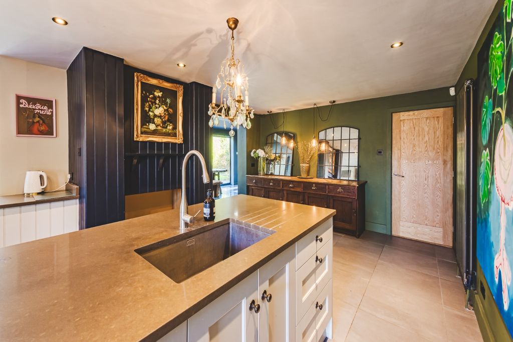 Property photo 2 of 21 5008522