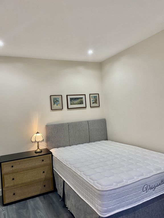 Property photo 2 of 11 721A 2