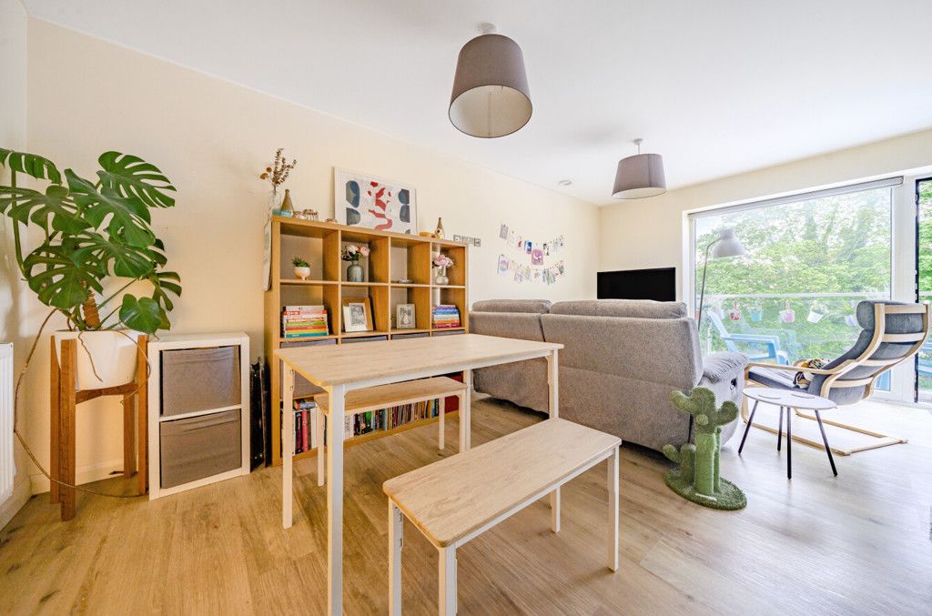 Property photo 3 of 12 Lounge/Diner