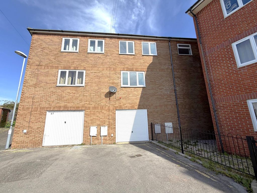 Property photo 1 of 11 Front (Exterior)