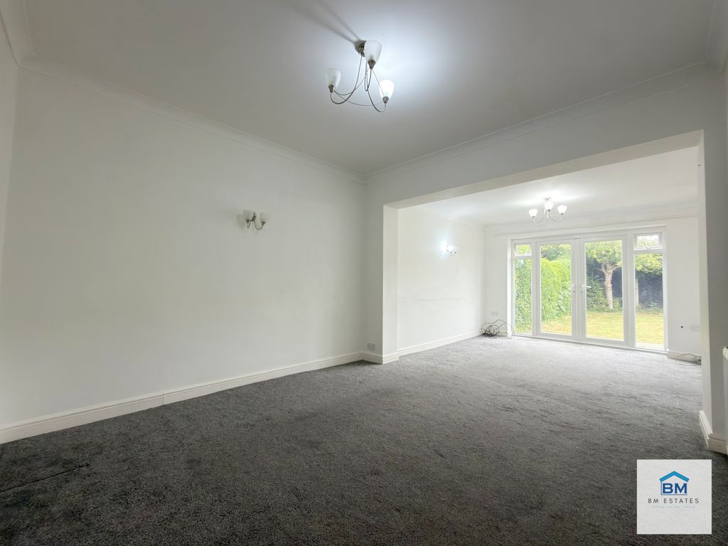 Property photo 3 of 13 Photo 4
