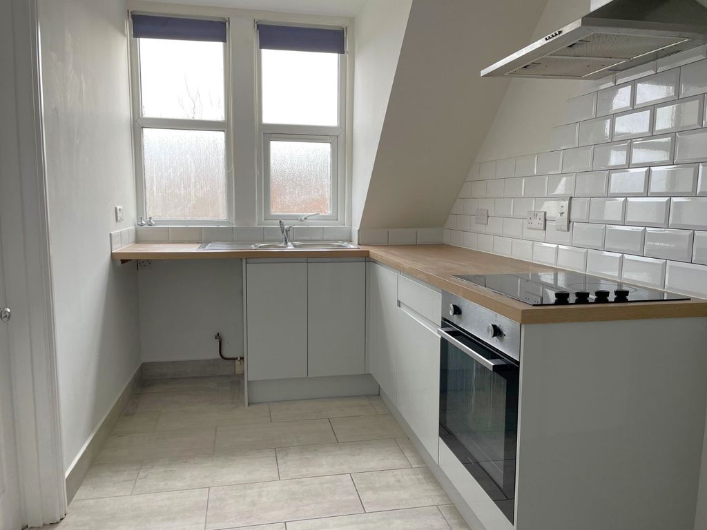 Property photo 2 of 7 Kitchen