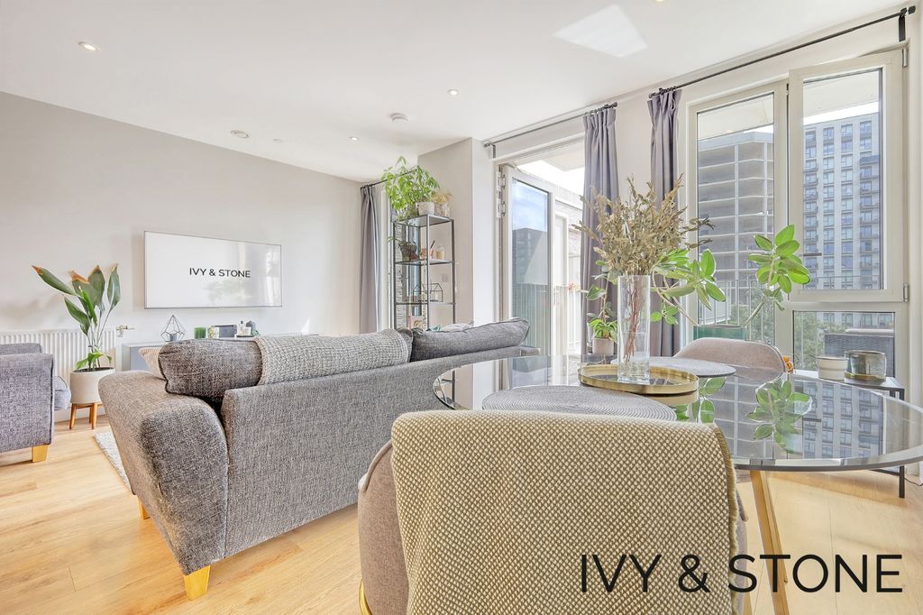 Property photo 2 of 14 4406251