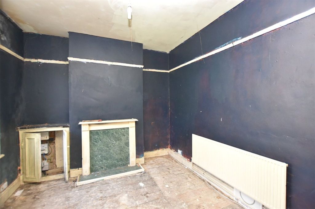 Property photo 3 of 10 Living Room