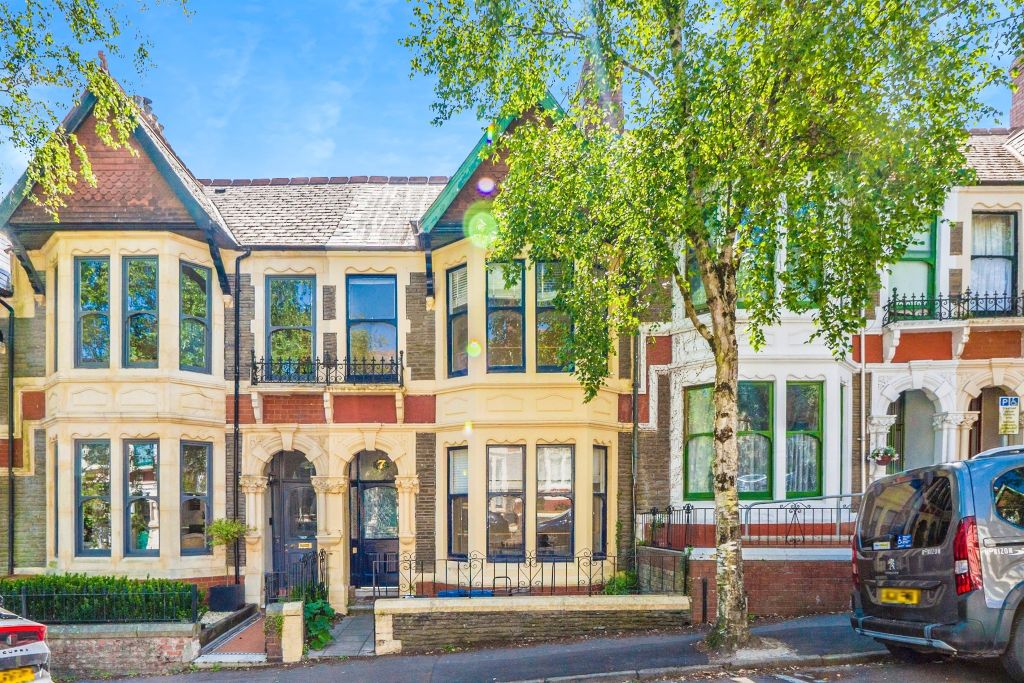 Property photo 1 of 17