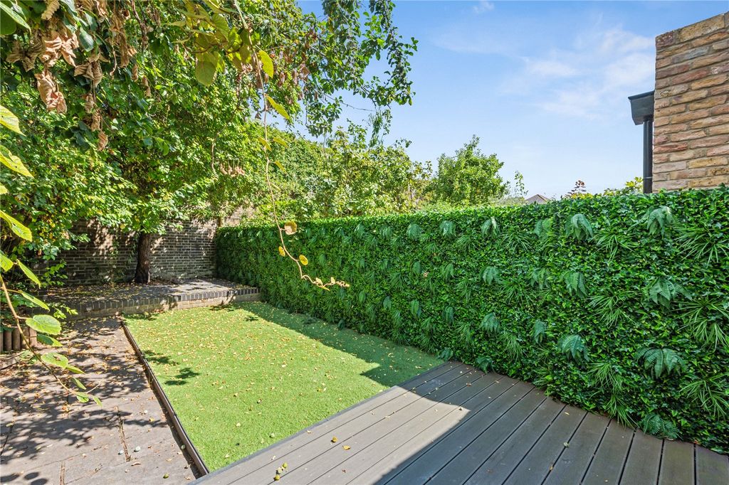Property photo 2 of 12 Picture No. 13