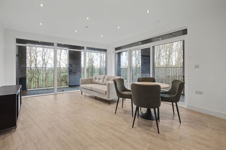 Property photo 3 of 8 322278