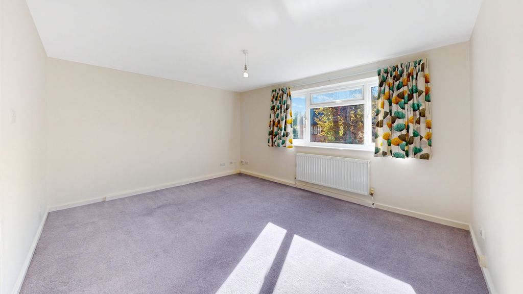 Property photo 3 of 16 5537424