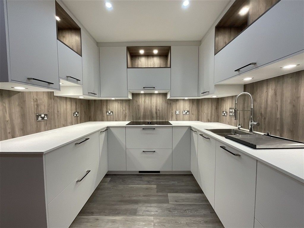 Property photo 2 of 10 Kitchen