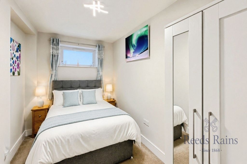 Property photo 2 of 11 Bedroom One