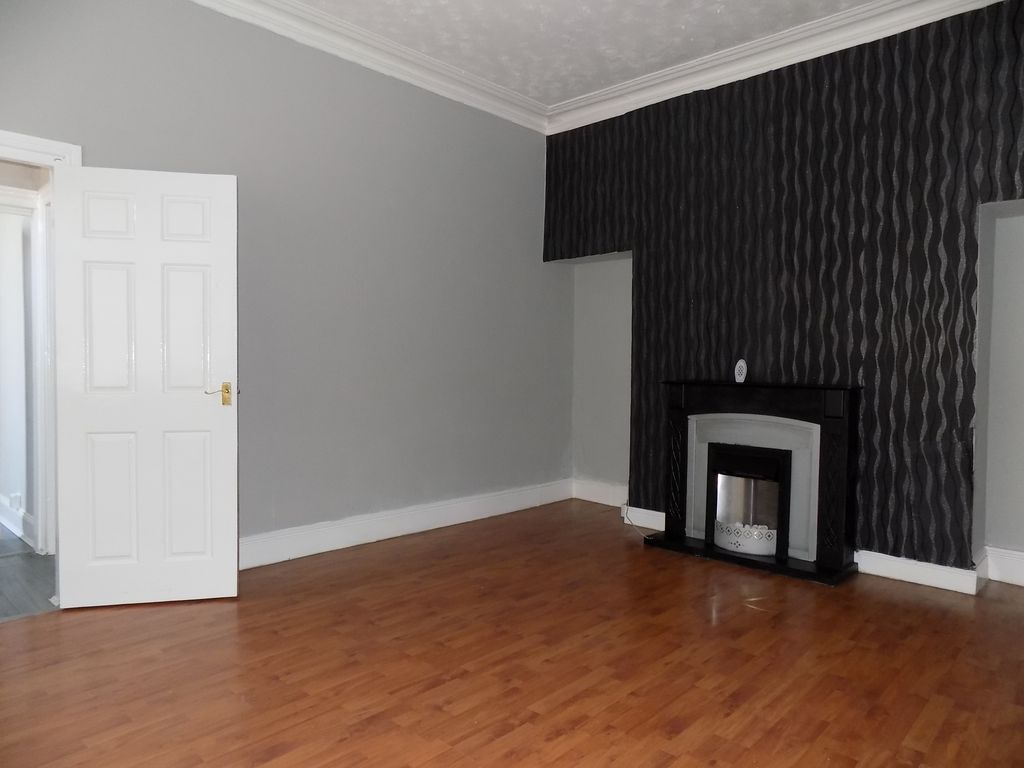 Property photo 2 of 12 Living Room