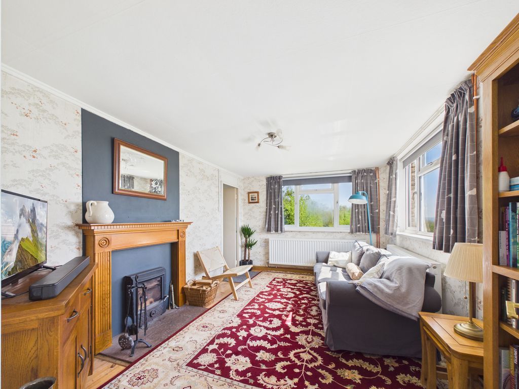 Property photo 3 of 25 Lounge