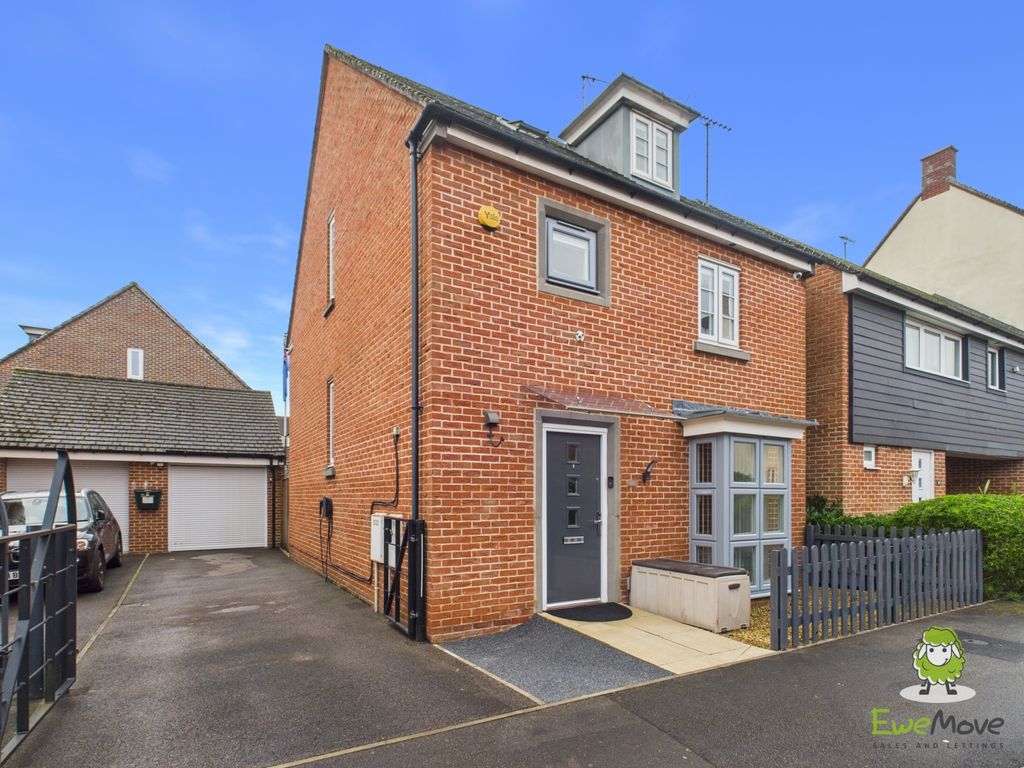 Property photo 1 of 25 Ewemove Estate Agents Basingstoke - Penton Way -Fr