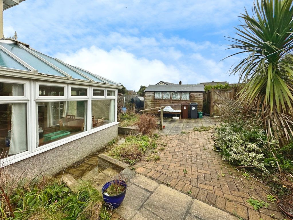 Property photo 2 of 27