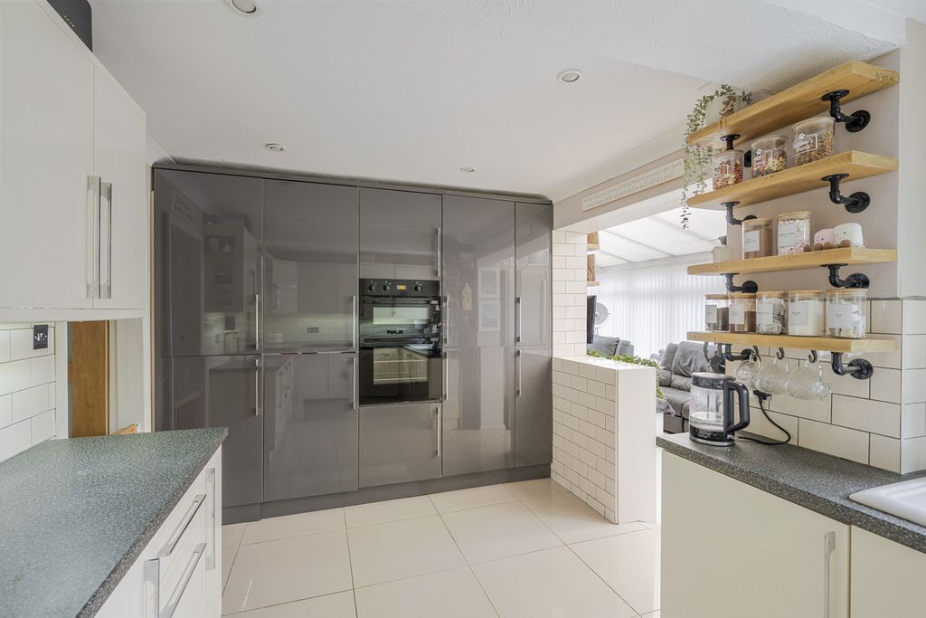 Property photo 3 of 30