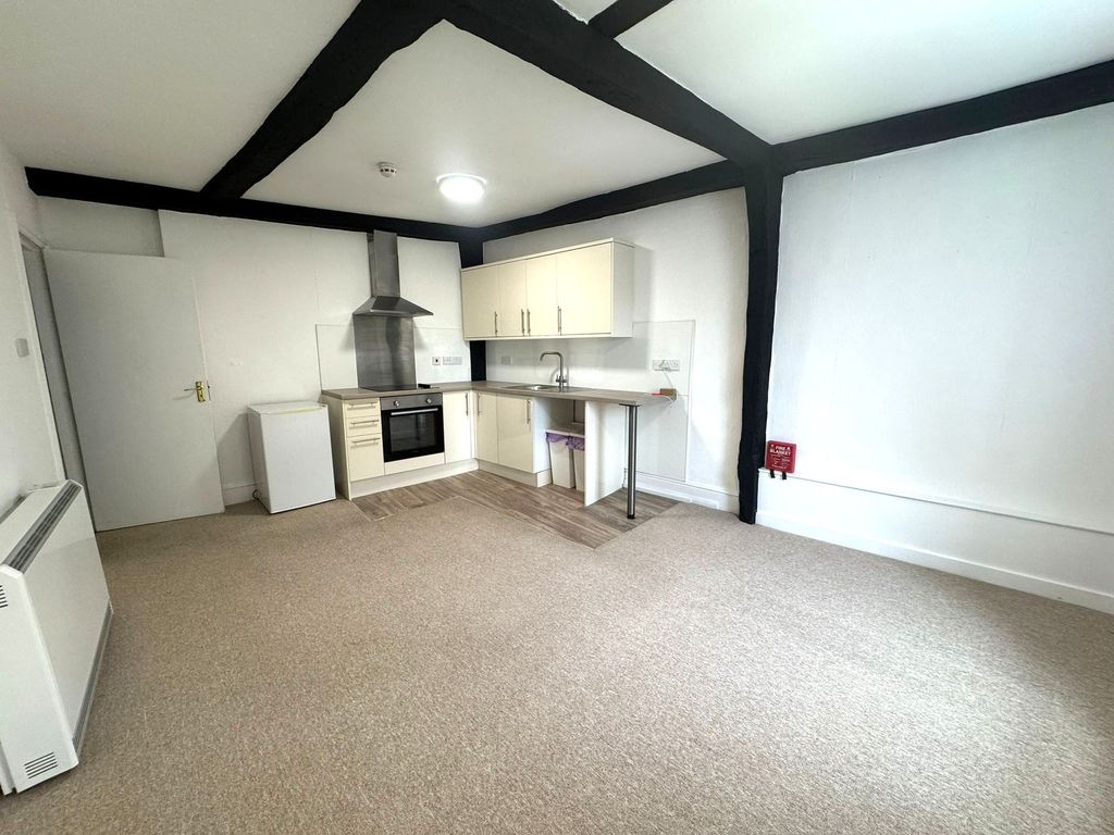 Property photo 2 of 7 Kitchen