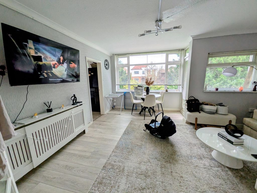 Property photo 3 of 11 Image