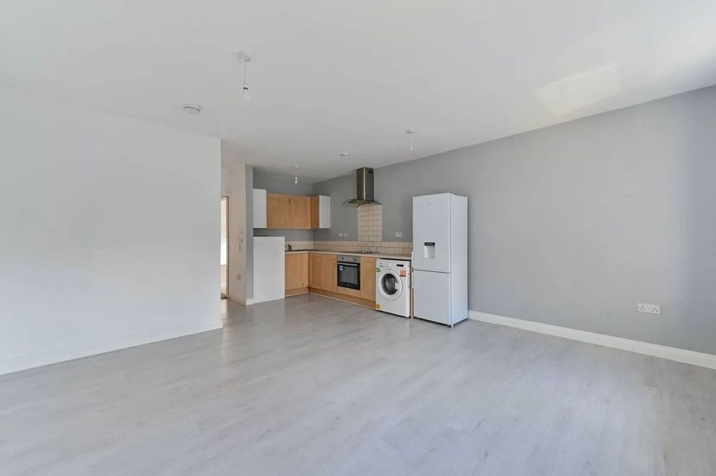 Property photo 3 of 3